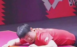 孙颖莎神级救球致球桌移位！