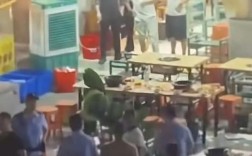 楼上住户泼液体事件惊扰烧烤店外用餐人群