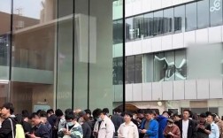 iPhone 17发售现场，秒变二手交易狂欢地