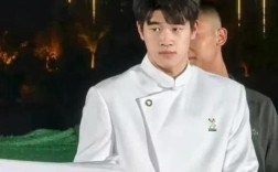 潘展乐荣任执旗手，荣誉时刻！