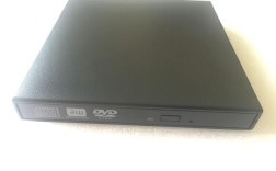 在CentOS 7中启用和配置光驱使用指南