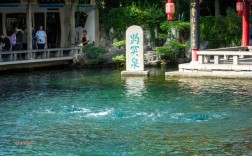 趵突泉景区奇观，无水泵却有水管之谜