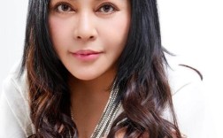 隐退歌坛的千百惠，成都定居，乐此不疲练歌生活