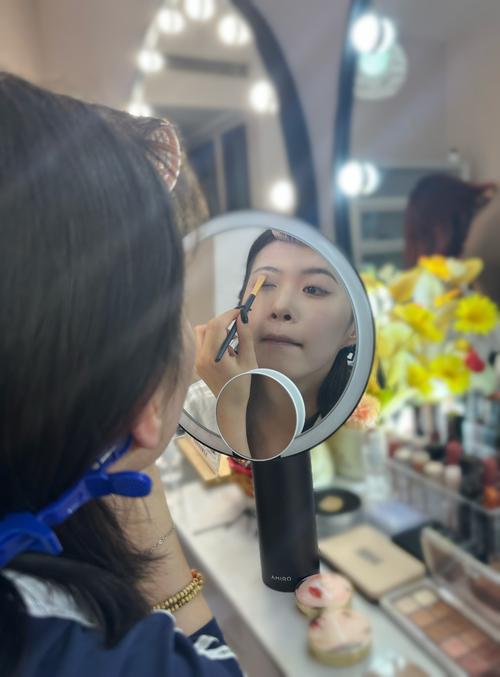 如何剪辑化妆视频？完整步骤与技巧解析-图1