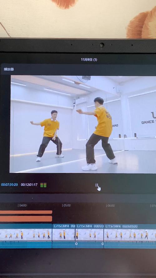 校园搞笑视频剪辑攻略，轻松玩转视频剪辑技巧-图1