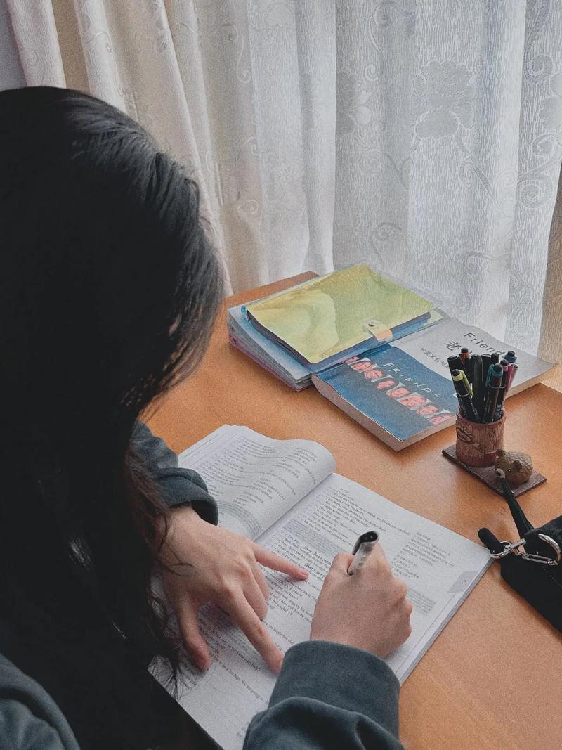 图片书瞬间变视频，图片剪辑视频教程-图1