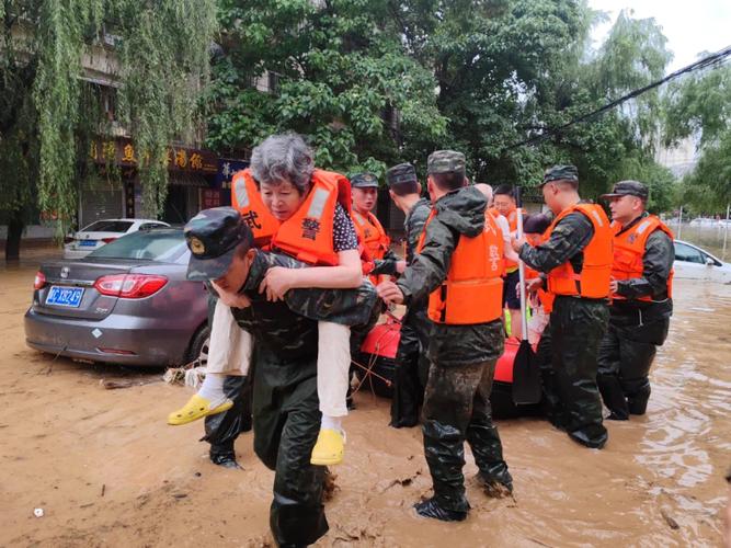 华北强降雨紧急抢险救援进行时-图1