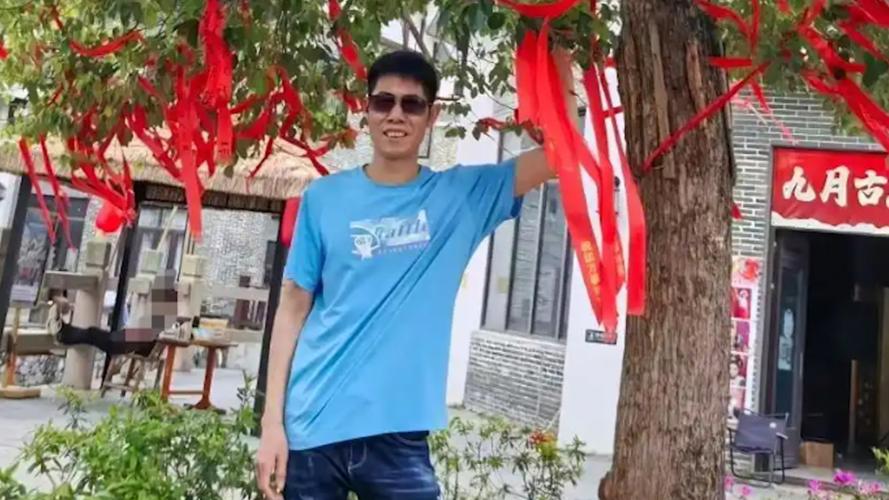 海边亲子活动悲剧，一家三口赶海，一人失踪一人ICU危在旦夕-图3