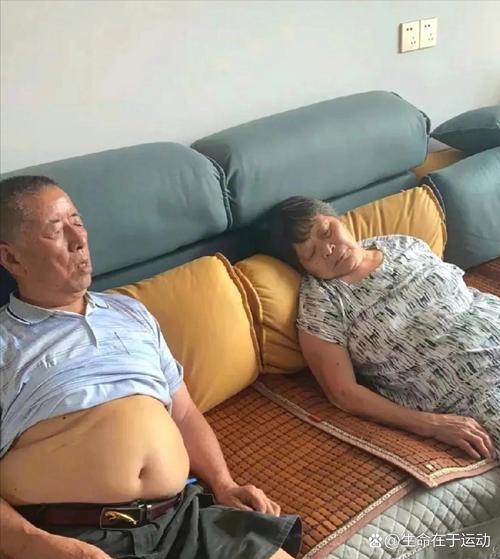 腹肌大爷,三高老人女婿的神奇改造记-图3 腹肌大爷,三高老人女婿的神奇改造记-图3