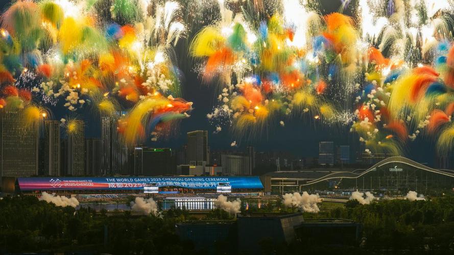 世运会烟花秀，璀璨夜空，视觉盛宴-图1