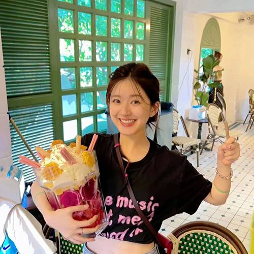 赵露思直播意外,网友提醒煤气未关引关注-图2 赵露思直播意外,网友提醒煤气未关引关注-图2