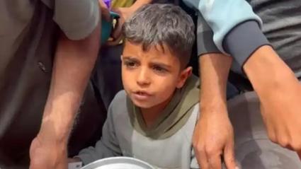 加沙5岁男童饥饿离世，体重仅3公斤引发关注-图1