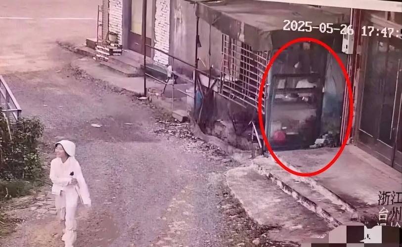 林芝村民遭遇黑熊袭击,官方回应情况详情-图2 林芝村民遭遇黑熊袭击,官方回应情况详情-图2