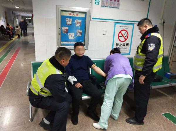 醉驾撒钱求分神,疯狂逃逸惊险一幕-图3 醉驾撒钱求分神,疯狂逃逸惊险一幕-图3