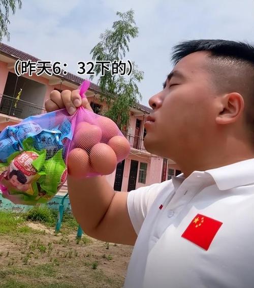 蹭饭书记现象,点赞与反思并行-图2 蹭饭书记现象,点赞与反思并行-图2