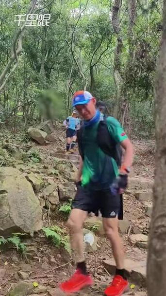 越野跑高手不幸误食毒蘑菇离世-图1