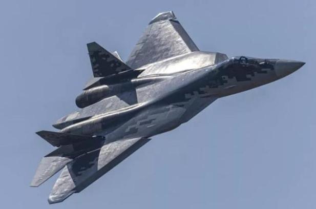苏-57与F-22战机正面交锋，首次空中对决即将上演-图2