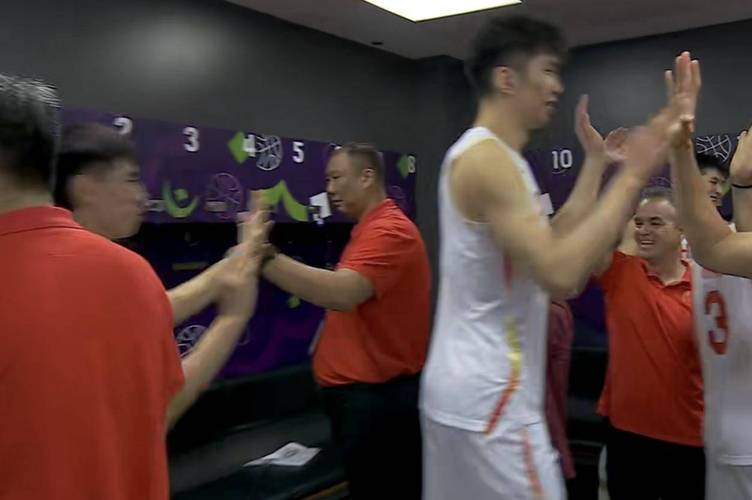 赵睿泪洒赛场,球迷齐呼MVP!-图1 赵睿泪洒赛场,球迷齐呼MVP!-图1