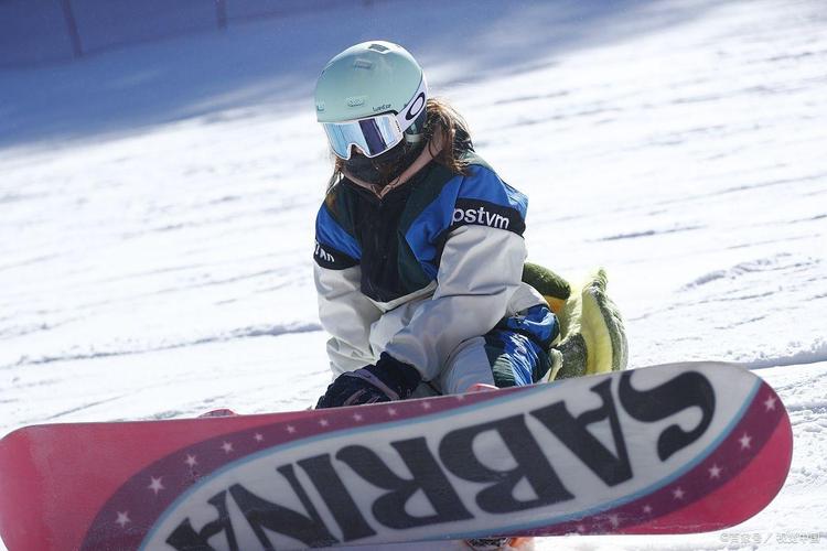 谷爱凌遭遇人为事故再受伤,挑战极限之路多艰-图3 谷爱凌遭遇人为事故再受伤,挑战极限之路多艰-图3