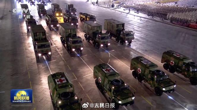 夜幕下的阅兵盛典，夜间限定版阅兵演练震撼上演-图1