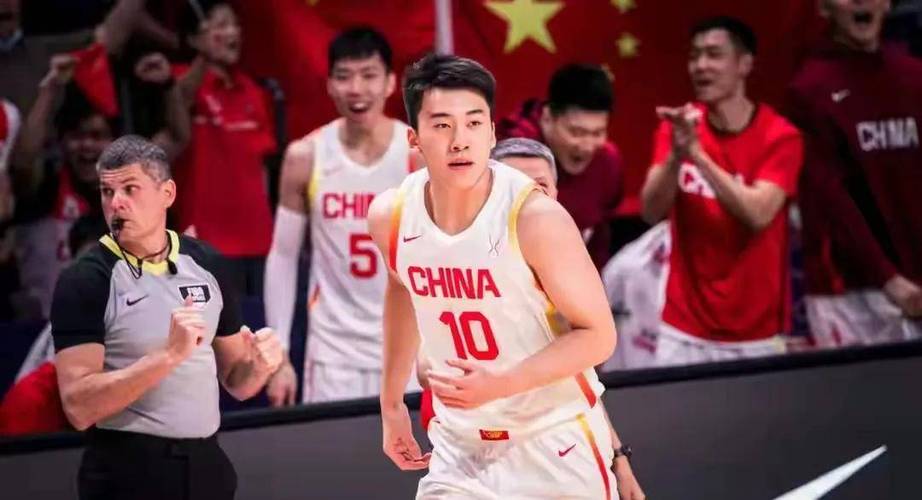 十年热血，中国男篮再战巅峰！-图1