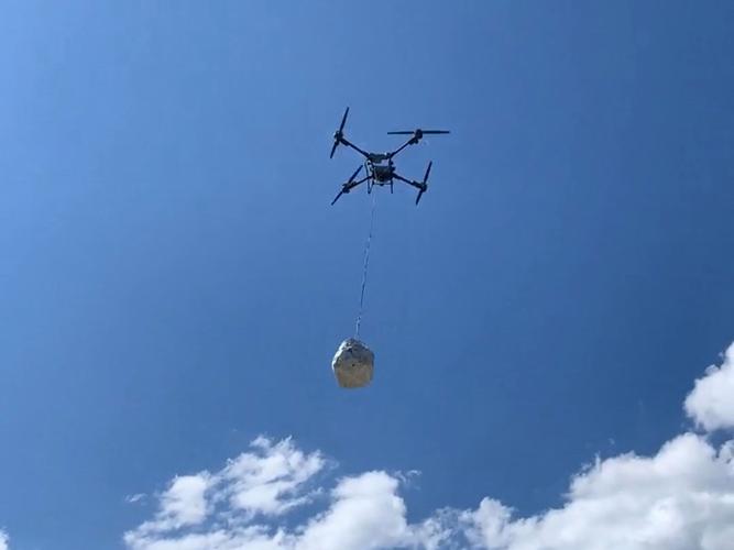 重庆无人机惊现库里远投绝杀瞬间-图1