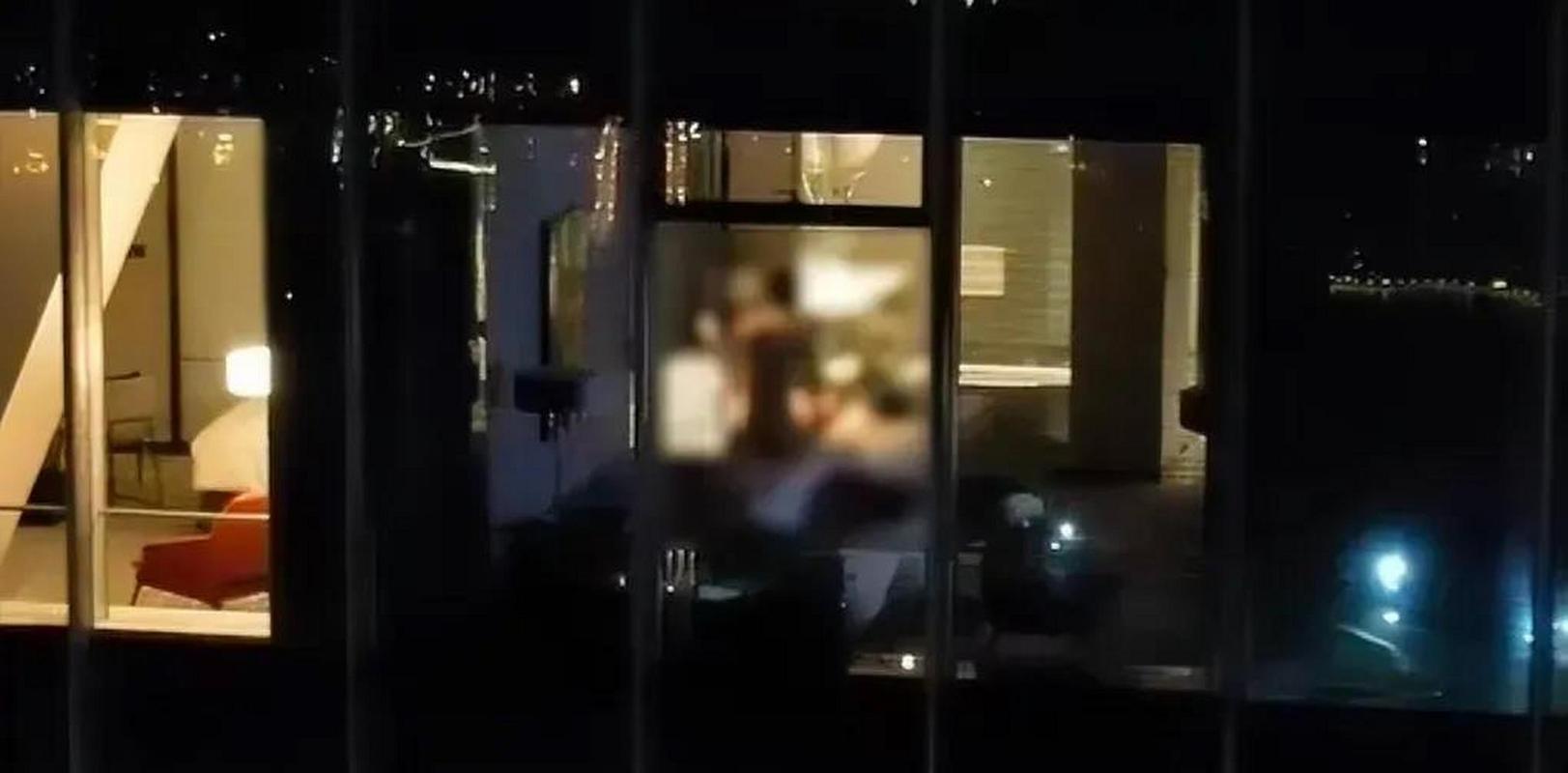 裸睡女子不幸被擦窗工目睹，隐私泄露引发争议-图1