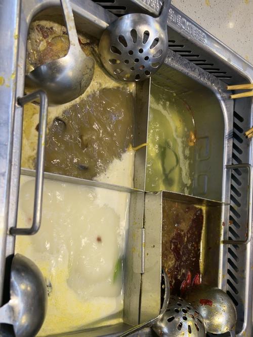 海底捞服务员换菜被开黄腔，女子遭遇辱骂事件引关注-图3