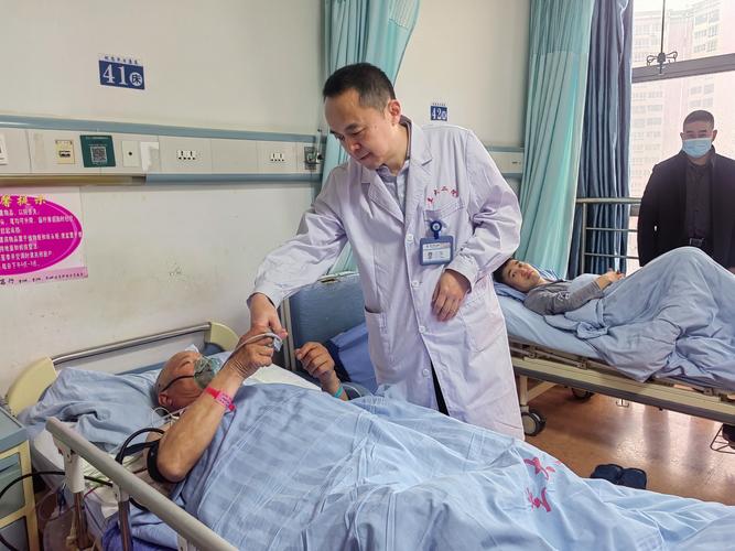 退休外科医生厨艺精湛，切肉如行云流水-图3