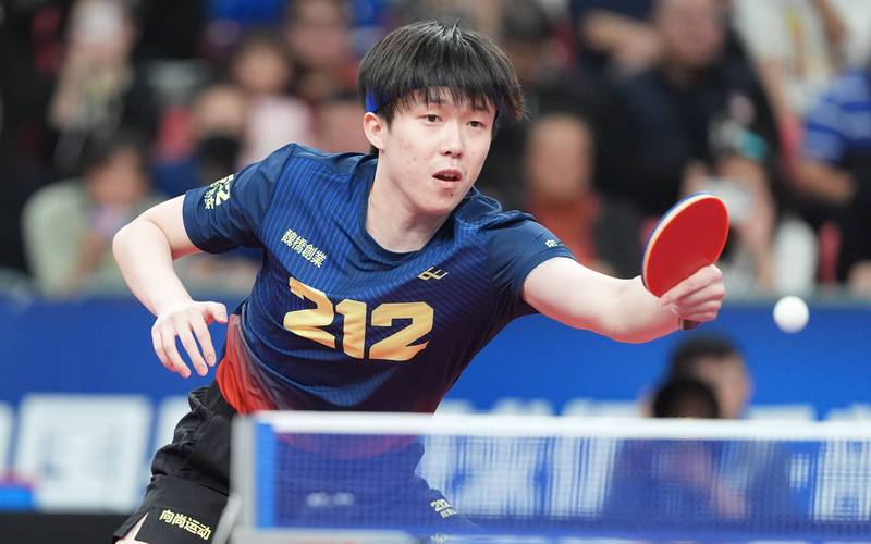 王楚钦完胜孙闻，强势横扫赛场-图1