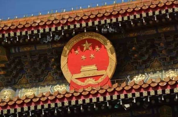 天安门城楼国徽焕新,第四次换装仪式举行-图3 天安门城楼国徽焕新,第四次换装仪式举行-图3