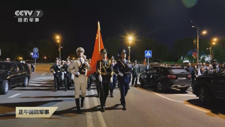 长安街受阅部队整装待发-图2