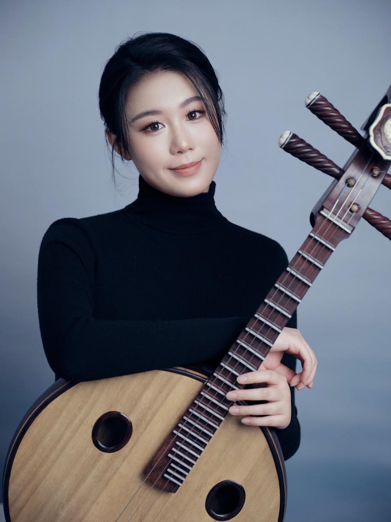 00后担纲主演，九三文艺晚会青春风采绽放-图1