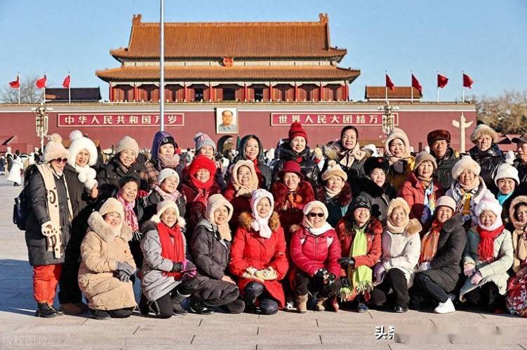 天安门前的荣光，他们同返航路途上的英勇-图1