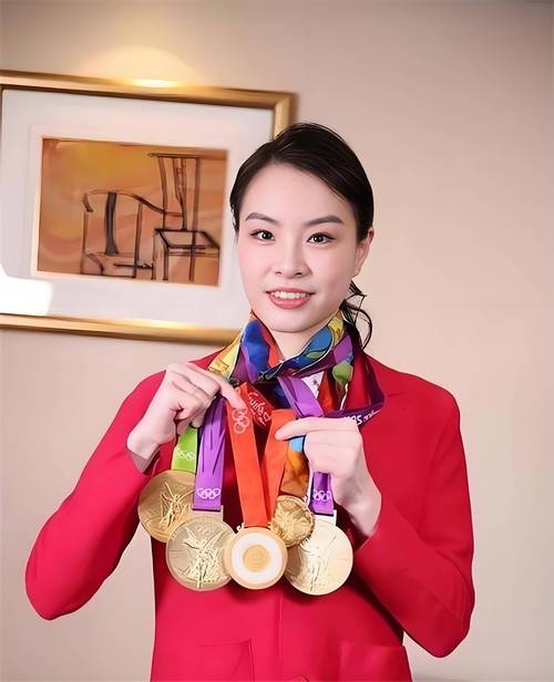 奥运跳水皇后吴敏霞华丽转身，解锁全新人生篇章-图1