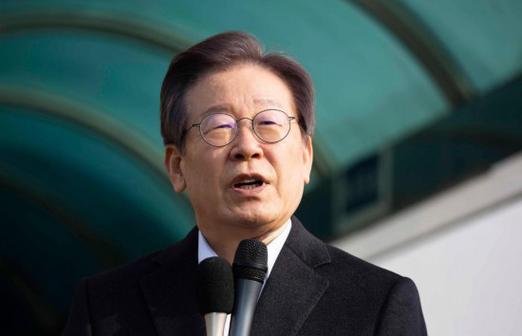 李在明强烈谴责反华集会,痛斥其为‘闹事’行为-图2 李在明强烈谴责反华集会,痛斥其为‘闹事’行为-图2
