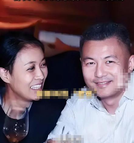 那英老公澄清出轨传闻,腿伤搀扶上车系误会-图2 那英老公澄清出轨传闻,腿伤搀扶上车系误会-图2