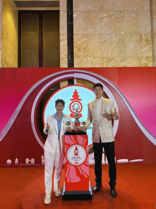 凤凰组合强势晋级香港羽毛球公开赛决赛-图3