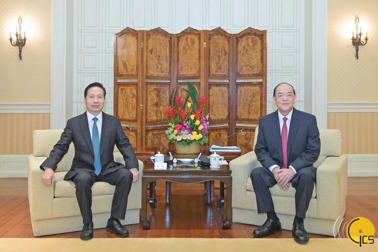 省委书记亲临一线,体验飞机驾驶室实地考察-图3 省委书记亲临一线,体验飞机驾驶室实地考察-图3