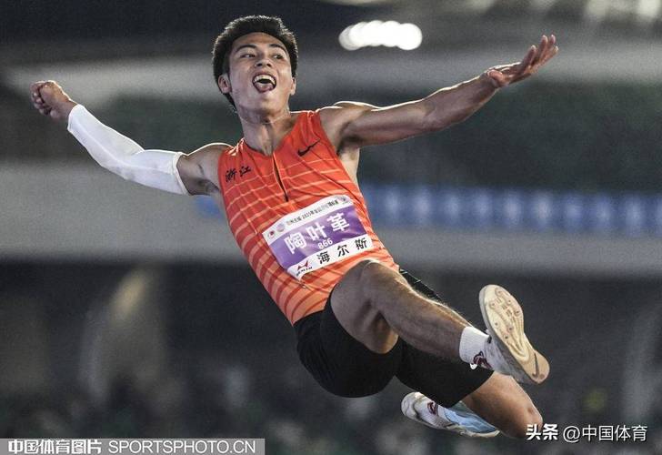 张家乐18岁年龄获世锦赛铜牌荣耀-图1