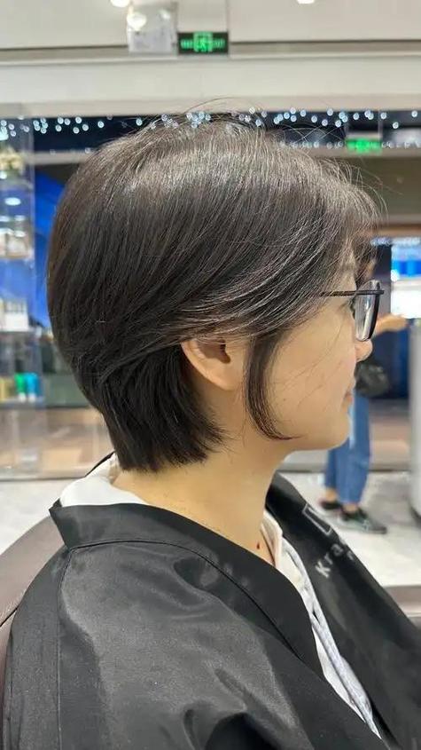 教育局就中学强制女生剪斜面短发事件作出回应-图1 教育局就中学强制女生剪斜面短发事件作出回应-图1