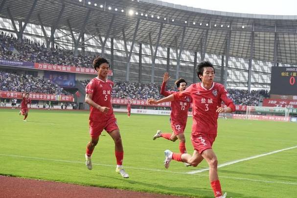 苏超联赛，盐城1-3不敌连云港，遗憾失利-图1