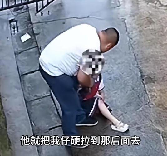 女童坠楼险情，业主英勇救援20楼至13楼雨棚-图3