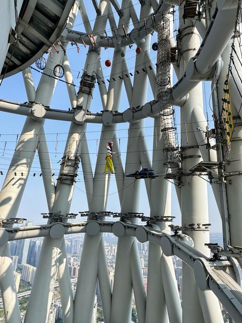 广州塔定塔神器摆动异常引发关注-图3