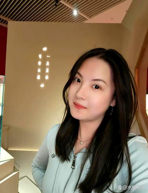 庞众望女友晒结婚登记照引发关注-图2