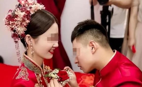 摄影师多地同日婚照订单后神秘失联引关注-图3