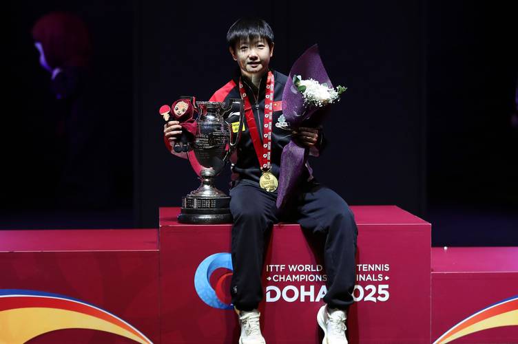 王曼昱4比1申裕斌，决赛巅峰对决孙颖莎！-图3