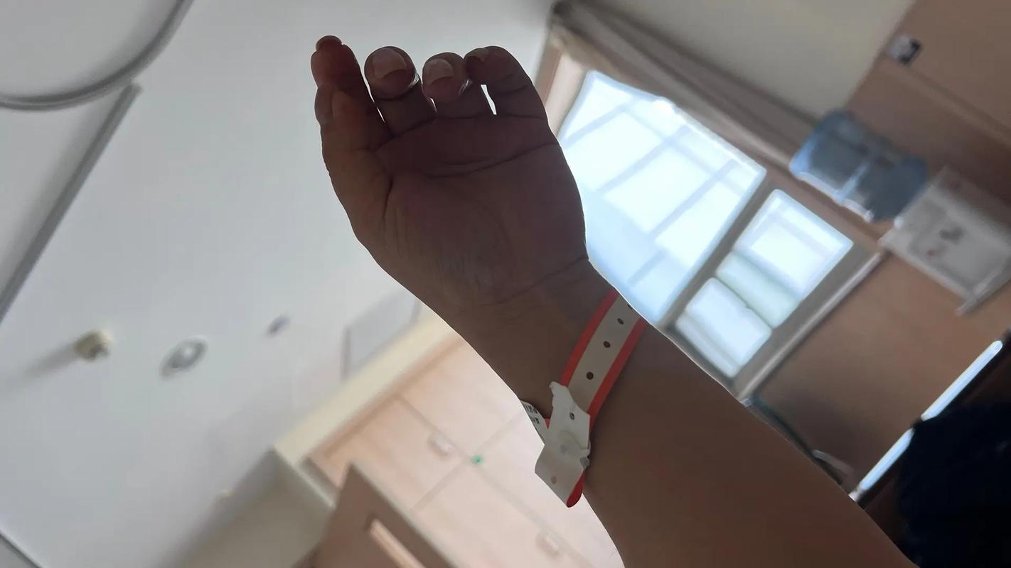 肾结石忽视成隐患，男子健康状况急转直下-图1
