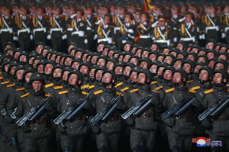 朝鲜庆祝重要纪念日，举行盛大阅兵式展现国力-图3