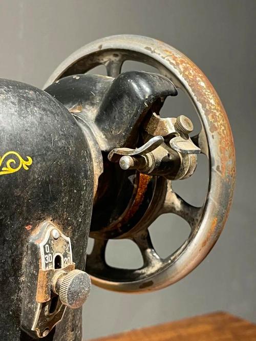 东北抗联遗物,男子发现老式缝纫机残件见证历史-图3 东北抗联遗物,男子发现老式缝纫机残件见证历史-图3